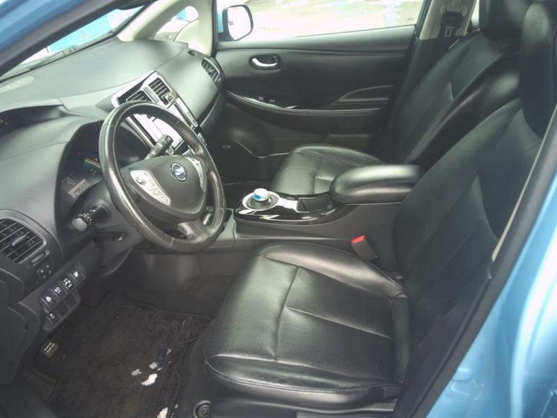 2015
Nissan
Leaf