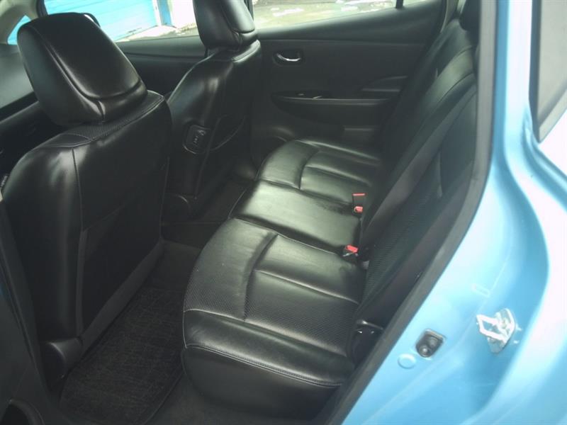 2015
Nissan
Leaf