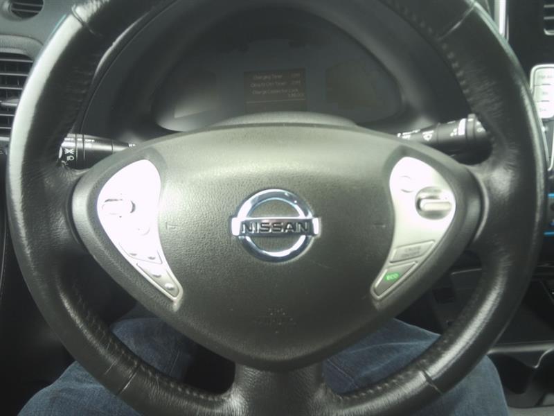 2015
Nissan
Leaf