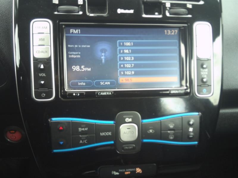 2015
Nissan
Leaf